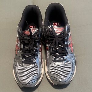 ASICS women Black and Gray Running Shoes
